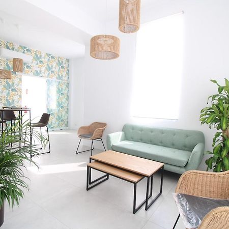 Hostal Tropical Motril Exterior photo